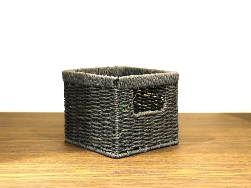 square basket black
