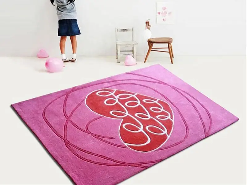 hand-tufted heart design rug 80x120 cm