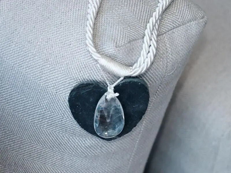 stone heart curtain tie