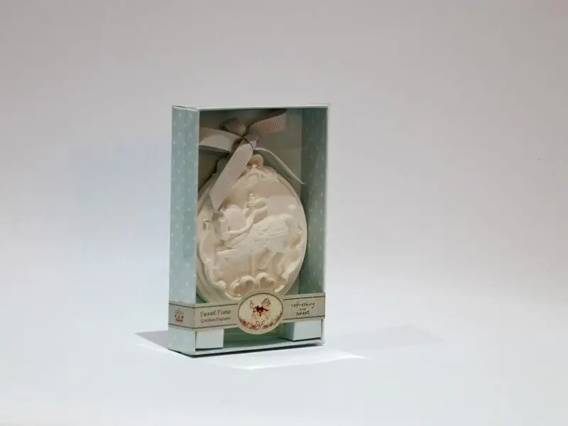 geranium scented plaster horse