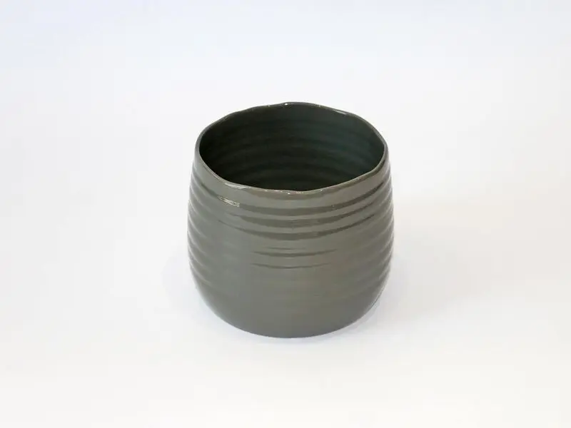 glossy dark grey pot