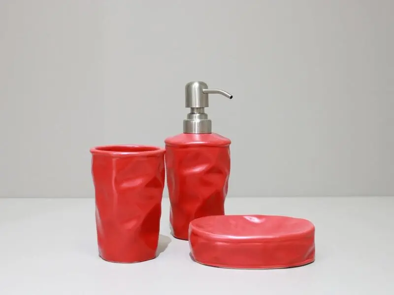 bathroom set red (set of 3)