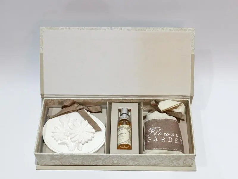 set of scented bag and plaster with refill bottle