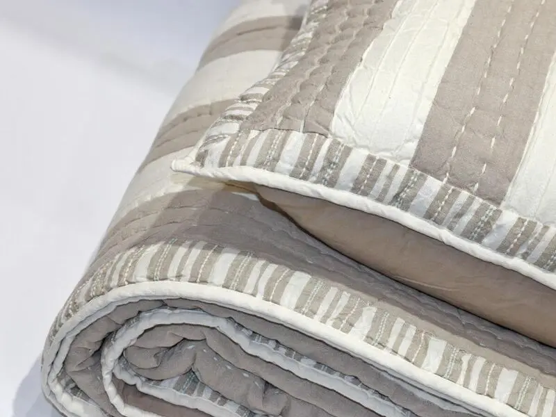 nerina quilt 220x240cm with two cushion covers