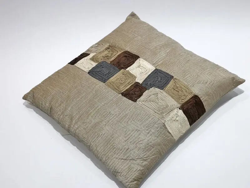 silky effect cushion 50x50 cm