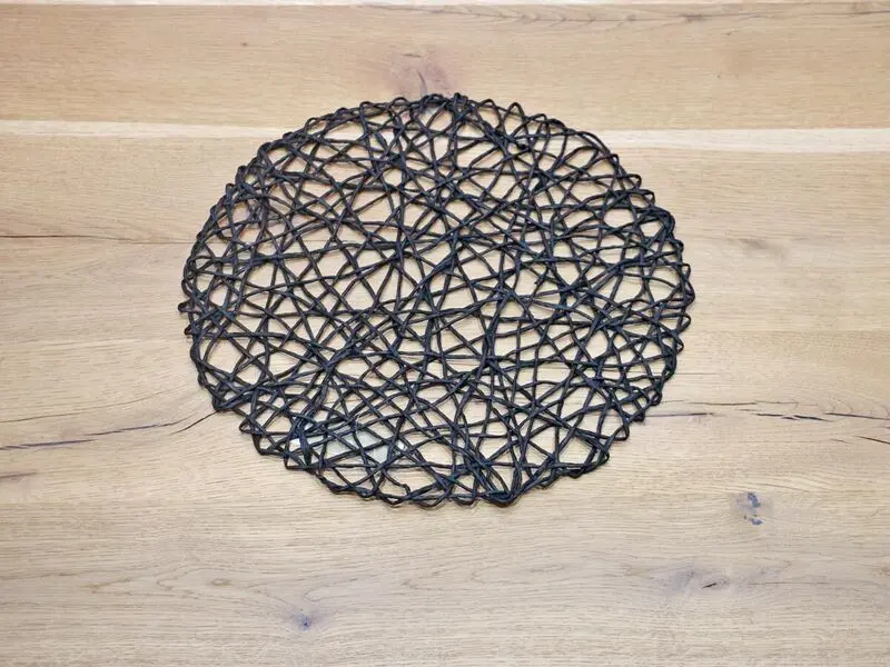 round placemat black