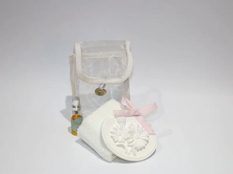 towel and plaster diffuser pink set with refill bottle