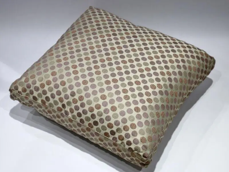 CUSHION 60*60CM - 810