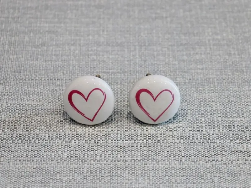 ceramic door knob with pink heart