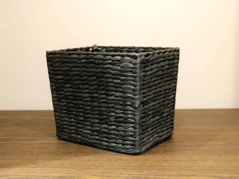 black basket