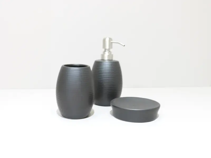 bathroom set black (set of 3)