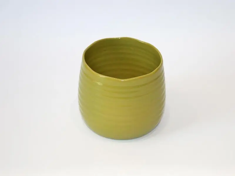 glossy pistachio pot