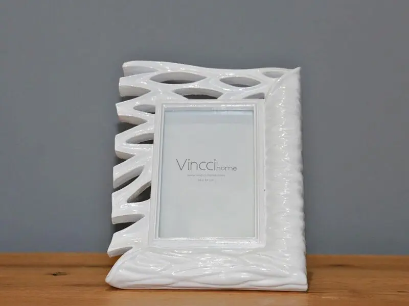 wave design white photo frame
