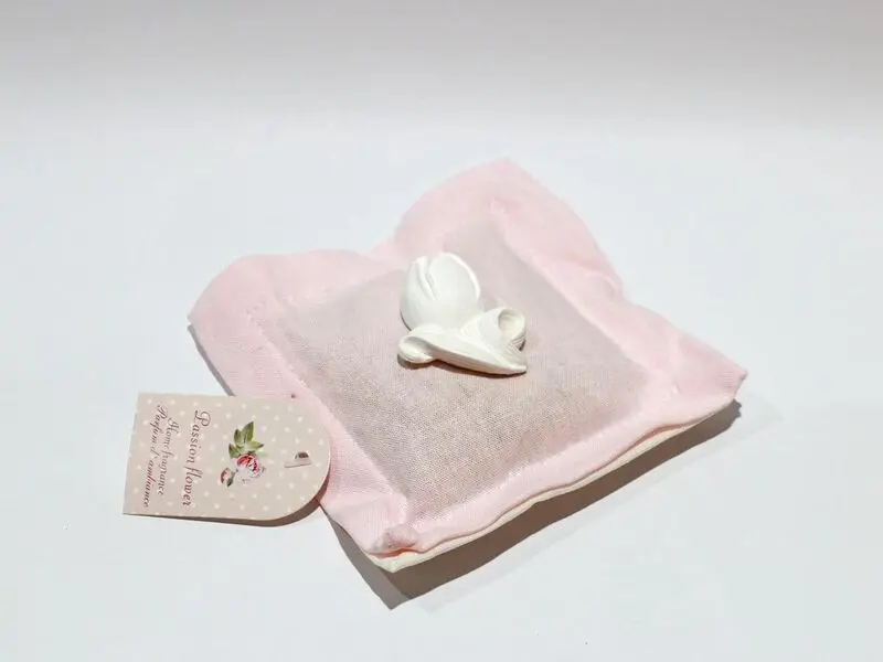 scented pink bag with tulip