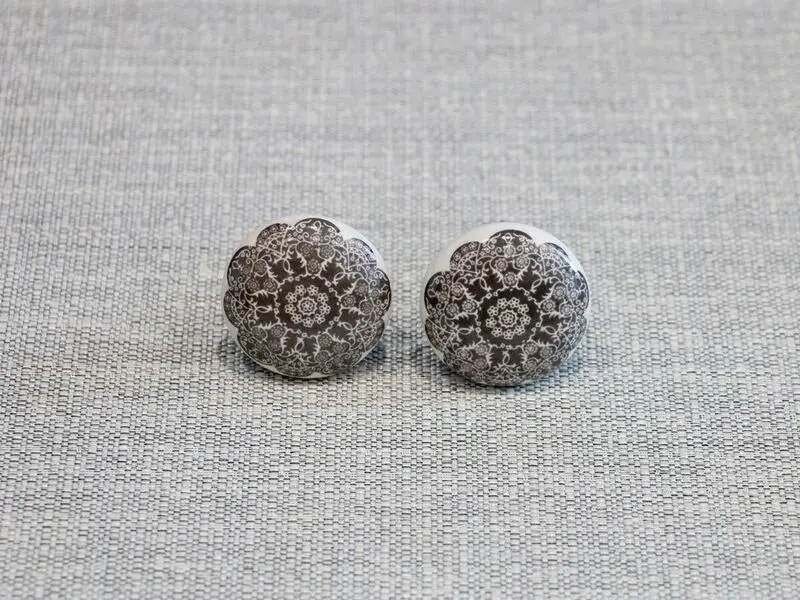 ceramic door knob with embroidery