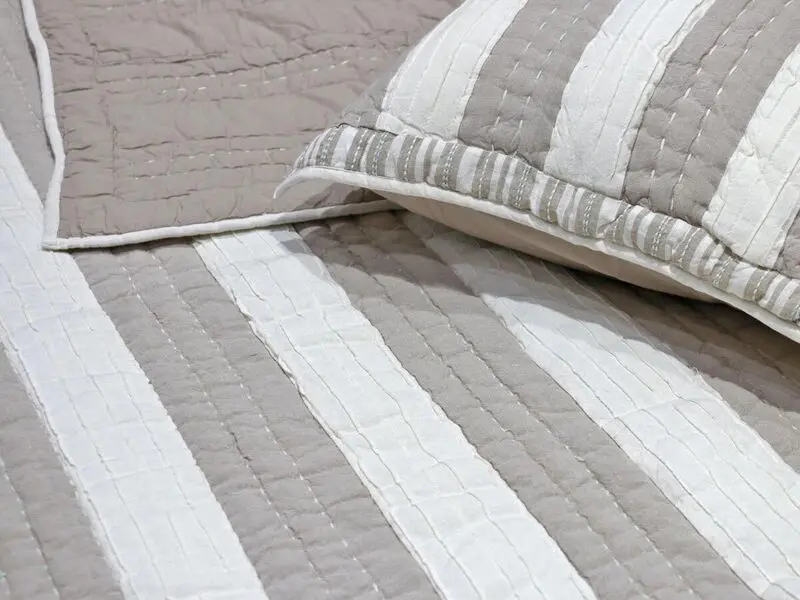 nerina quilt 220x240cm with two cushion covers