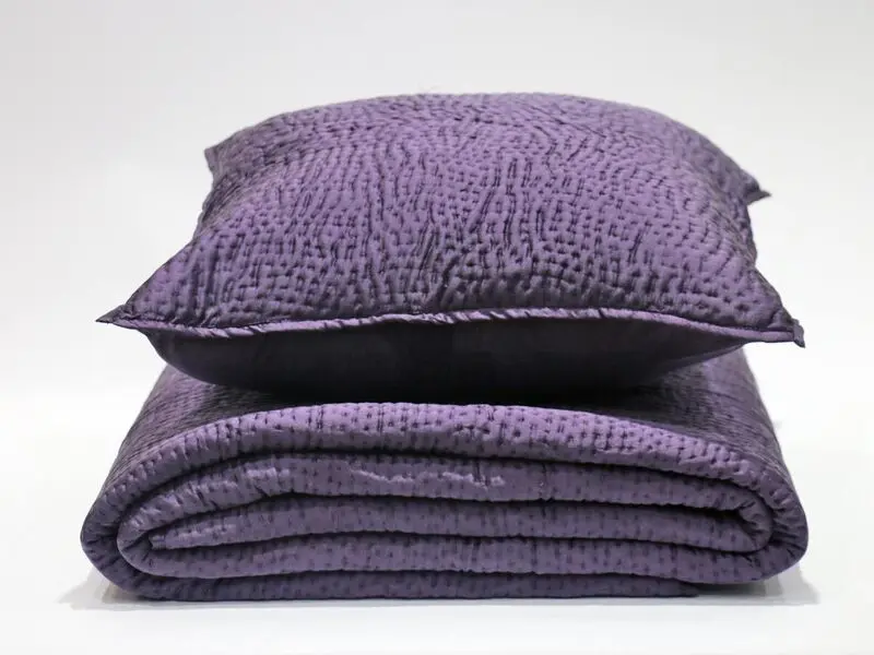 agata purple silk quilt 220x240cm with two cushion covers