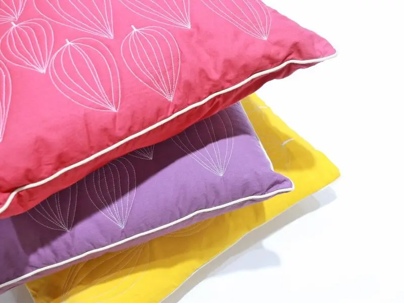 red cushion 45x45 cm