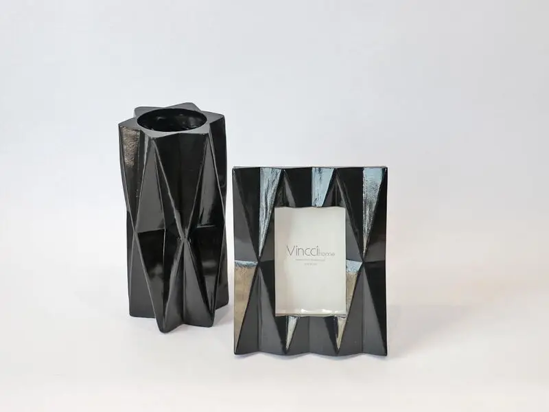 black blocks vase