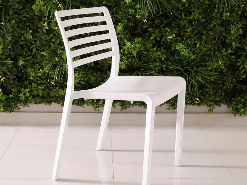 WHITE STRIPED CHAIR