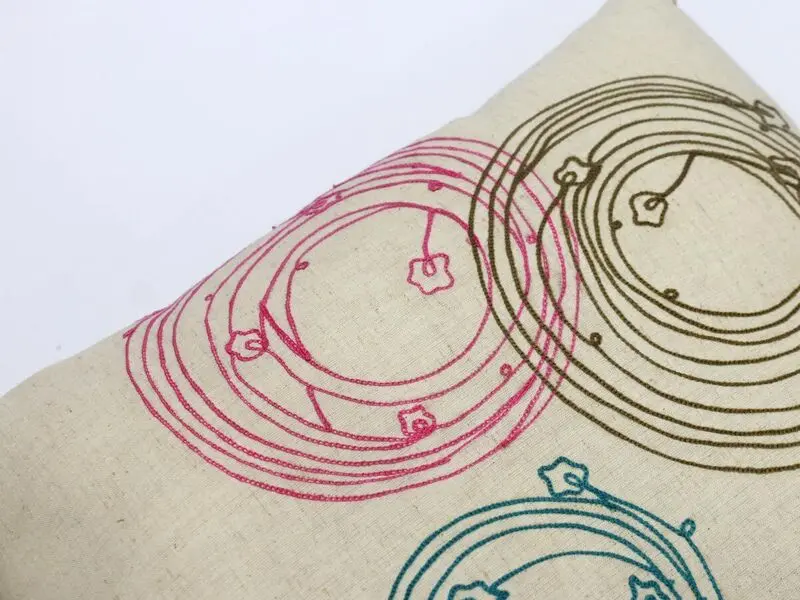 cushion with circle design pink 35x45 cm