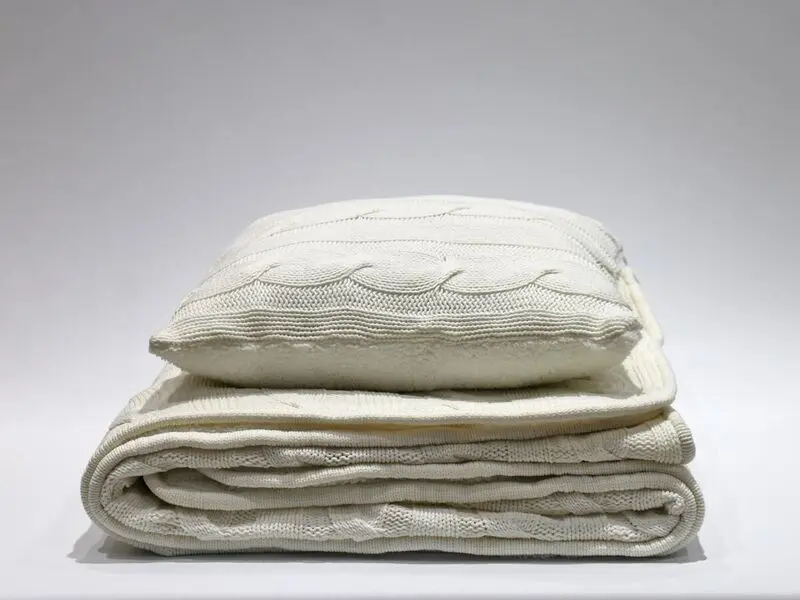 cable knit blanket double layer ivory 170x220cm with one cushion