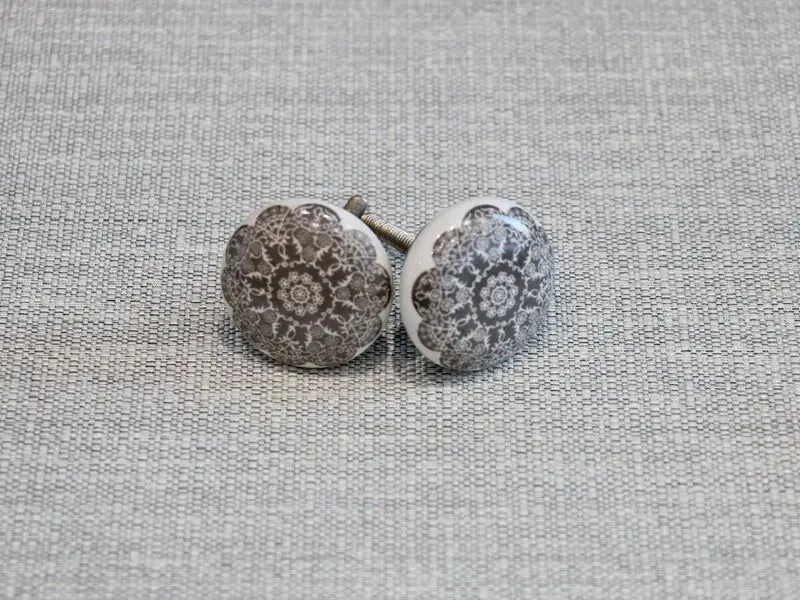 ceramic door knob with embroidery