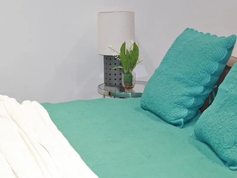 scalloped edge quilt petrol 220x240 cm with two cushion covers