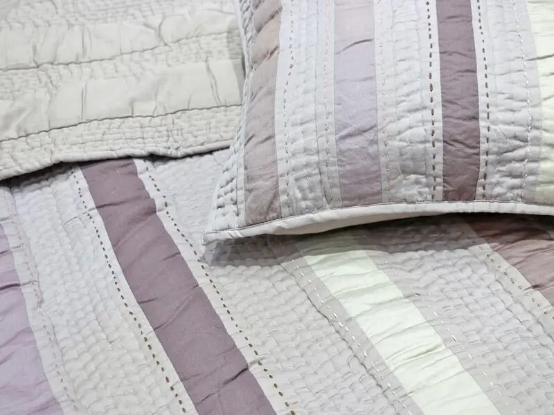 striped quilt 220x240cm with two cushion covers