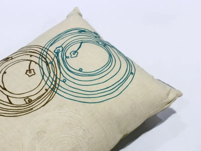 cushion with circle design blue 35x45 cm