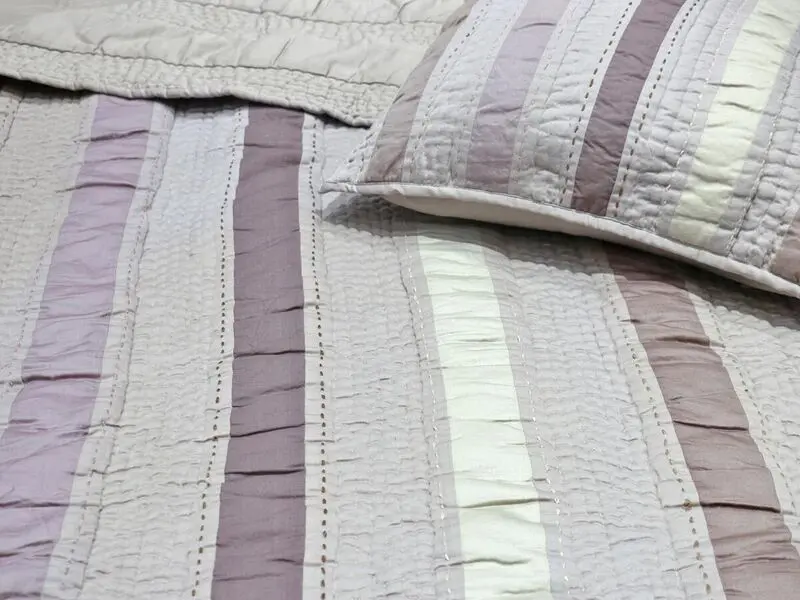 striped quilt 220x240cm with two cushion covers