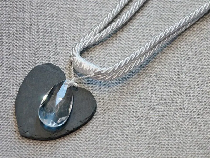 stone heart curtain tie