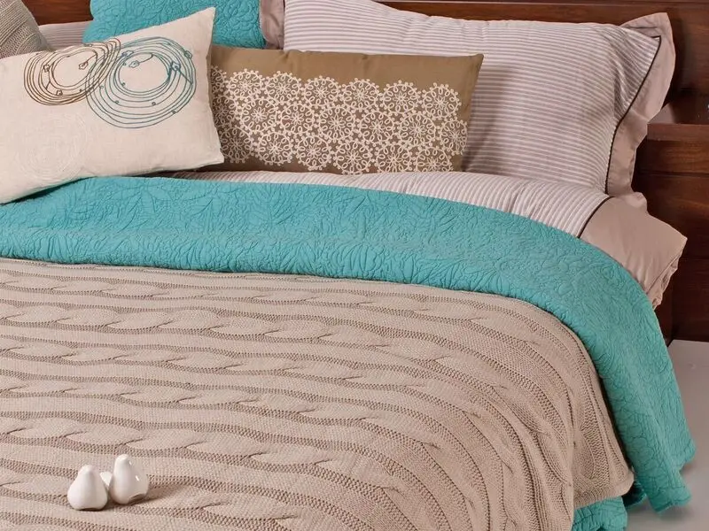 cable knit blanket double layer offwhite 170x220cm with one cushion