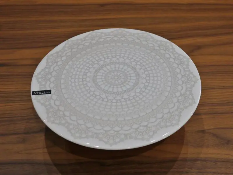 embroidered cake stand 31cm