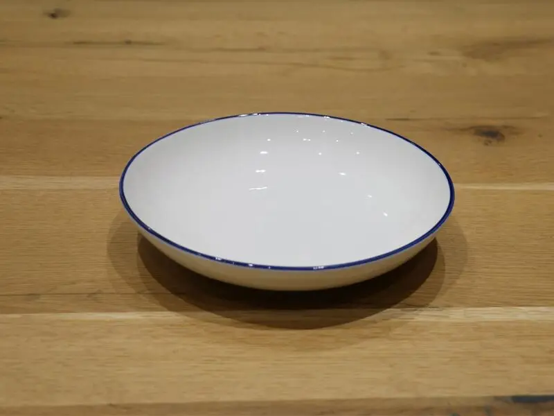 porcelain soup bowl with blue rim 20cm