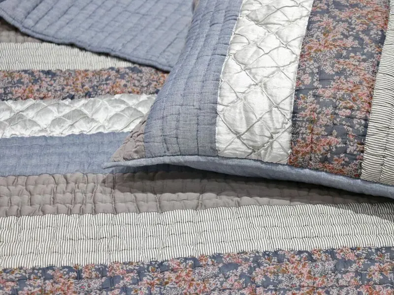 patchwork quilt 220x240 cm with two cushion covers